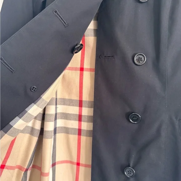 Burberry London - Black Classic Trench Coat - Picture 6 of 14